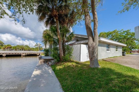 Commercial property in South Daytona, Florida 240.99 sq.m. № 2204389 - photo 30