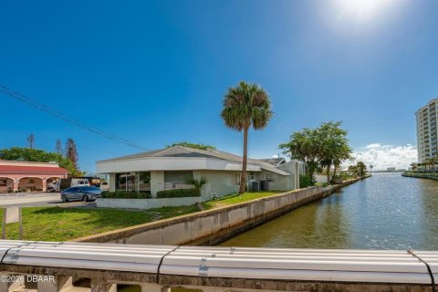 Immobilier commercial à South Daytona, Floride 240.99 m2 № 2204389