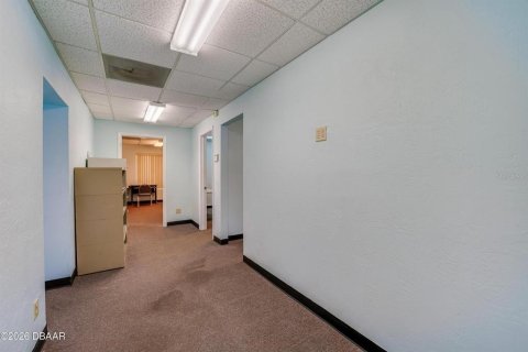 Commercial property in South Daytona, Florida 240.99 sq.m. № 2204389 - photo 12