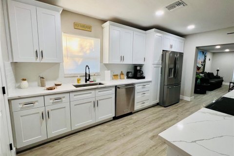 Casa en alquiler en Seminole, Florida, 3 dormitorios, 148.27 m2 № 1853217 - foto 12