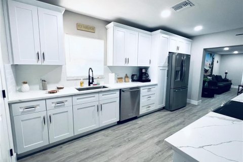 Casa en alquiler en Seminole, Florida, 3 dormitorios, 148.27 m2 № 1853217 - foto 14