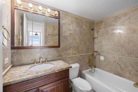 Copropriété à louer à Miami Beach, Floride: 2 chambres, 154.22 m2 № 1730984 - photo 14