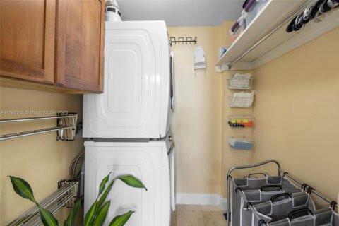 Copropriété à louer à Miami Beach, Floride: 2 chambres, 154.22 m2 № 1730984 - photo 21