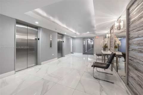 Copropriété à louer à Miami Beach, Floride: 2 chambres, 154.22 m2 № 1730984 - photo 26