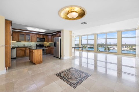 Copropriété à louer à Miami Beach, Floride: 2 chambres, 154.22 m2 № 1730984 - photo 2