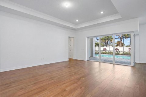 House in Palm Beach Gardens, Florida 3 bedrooms, 236.34 sq.m. № 2248417 - photo 13