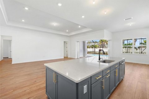 House in Palm Beach Gardens, Florida 3 bedrooms, 236.34 sq.m. № 2248417 - photo 8
