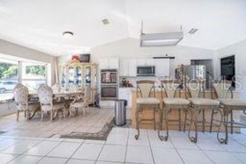 House in Ocala, Florida 3 bedrooms, 141.86 sq.m. № 2217117 - photo 14