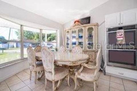 House in Ocala, Florida 3 bedrooms, 141.86 sq.m. № 2217117 - photo 17