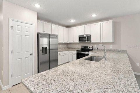 Villa ou maison à louer à Kissimmee, Floride: 4 chambres, 158.58 m2 № 2415596 - photo 6