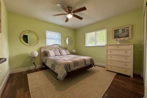 House in Englewood, Florida 3 bedrooms, 162.95 sq.m. № 1909344 - photo 7
