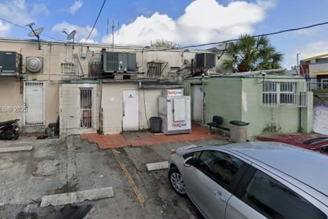 Commercial property in Miami, Florida № 1691530 - photo 4