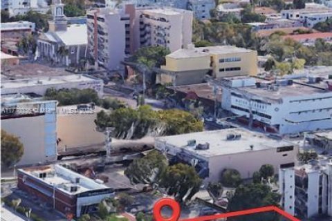 Commercial property in Miami, Florida № 1691530 - photo 1