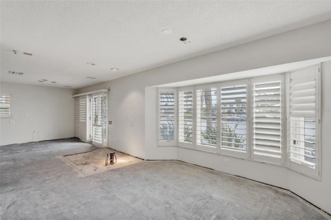House in Clearwater, Florida 4 bedrooms, 485.69 sq.m. № 1655904 - photo 9