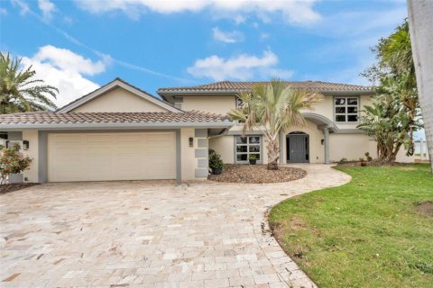 House in Clearwater, Florida 4 bedrooms, 485.69 sq.m. № 1655904 - photo 2