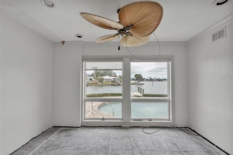 House in Clearwater, Florida 4 bedrooms, 485.69 sq.m. № 1655904 - photo 8
