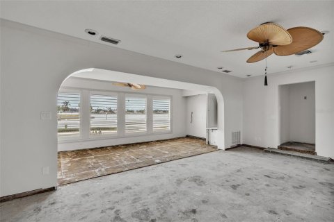 House in Clearwater, Florida 4 bedrooms, 485.69 sq.m. № 1655904 - photo 7
