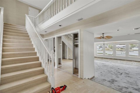 House in Clearwater, Florida 4 bedrooms, 485.69 sq.m. № 1655904 - photo 5