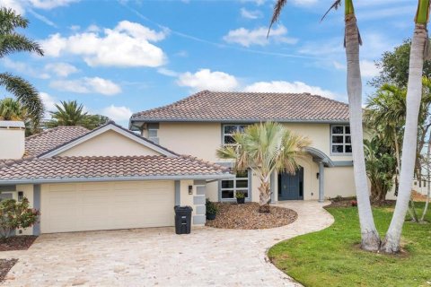 House in Clearwater, Florida 4 bedrooms, 485.69 sq.m. № 1655904 - photo 22