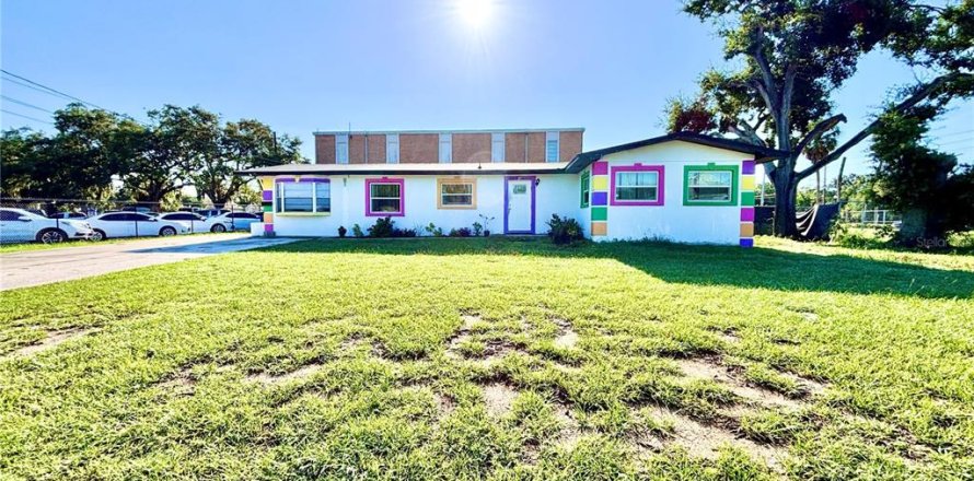 Immobilier commercial à Haines City, Floride 159.42 m2 № 1854121