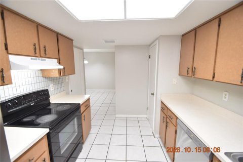 Villa ou maison à louer à Tampa, Floride: 2 chambres, 114.46 m2 № 2419971 - photo 12