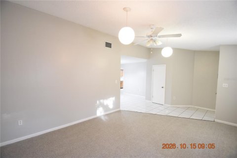 Villa ou maison à louer à Tampa, Floride: 2 chambres, 114.46 m2 № 2419971 - photo 5