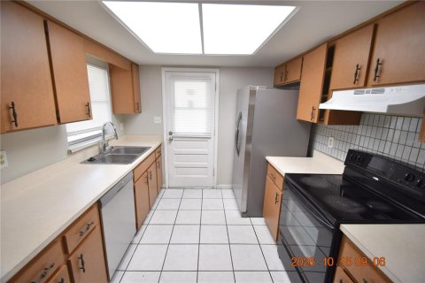Villa ou maison à louer à Tampa, Floride: 2 chambres, 114.46 m2 № 2419971 - photo 11
