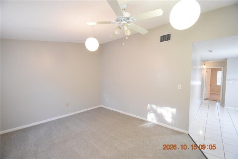 Villa ou maison à louer à Tampa, Floride: 2 chambres, 114.46 m2 № 2419971 - photo 6