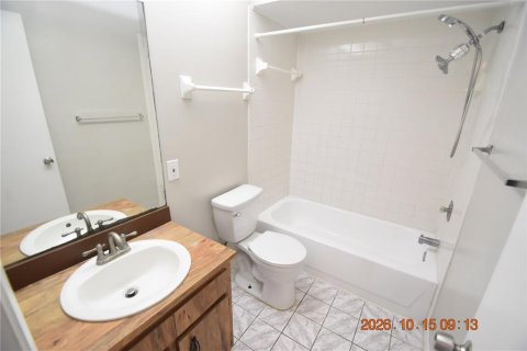 Villa ou maison à louer à Tampa, Floride: 2 chambres, 114.46 m2 № 2419971 - photo 29