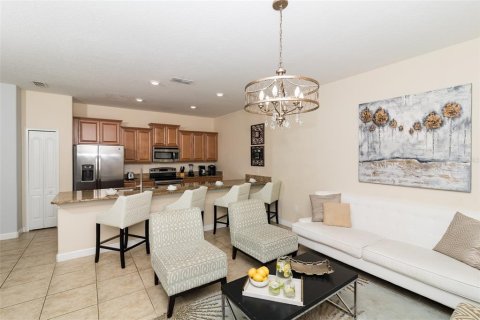Adosado en venta en Kissimmee, Florida, 4 dormitorios, 177.81 m2 № 1746897 - foto 5