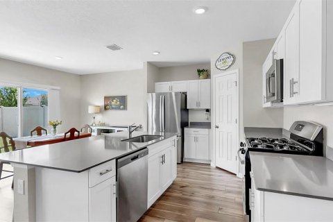 Casa en venta en Fish Hawk, Florida, 4 dormitorios, 194.54 m2 № 1912205 - foto 3