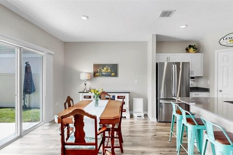Casa en venta en Fish Hawk, Florida, 4 dormitorios, 194.54 m2 № 1912205 - foto 11