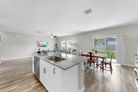 Casa en venta en Fish Hawk, Florida, 4 dormitorios, 194.54 m2 № 1912205 - foto 4
