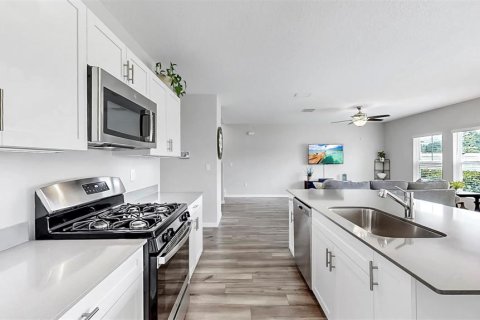 Casa en venta en Fish Hawk, Florida, 4 dormitorios, 194.54 m2 № 1912205 - foto 2