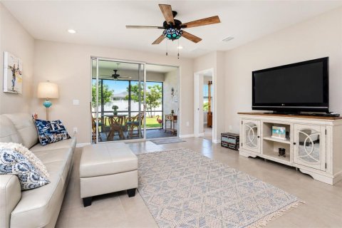 Casa en venta en Port Charlotte, Florida, 2 dormitorios, 138.98 m2 № 2387583 - foto 13