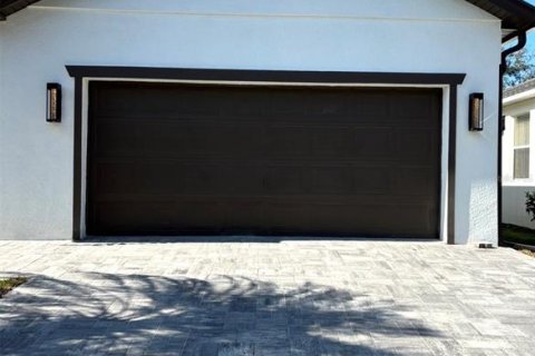 House in Orlando, Florida 4 bedrooms, 180.23 sq.m. № 2364464