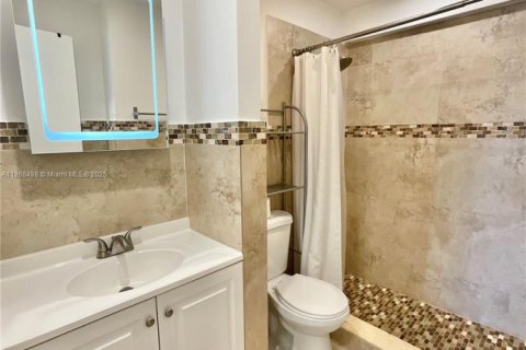 Condo in North Miami Beach, Florida, 1 bedroom  № 1897617 - photo 15