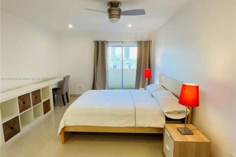 Condo in North Miami Beach, Florida, 1 bedroom  № 1897617 - photo 14