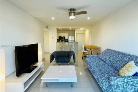 Condo in North Miami Beach, Florida, 1 bedroom  № 1897617 - photo 10