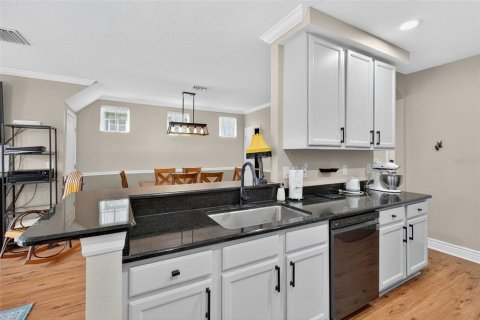 Adosado en alquiler en New Port Richey, Florida, 3 dormitorios, 142.14 m2 № 1906803 - foto 11