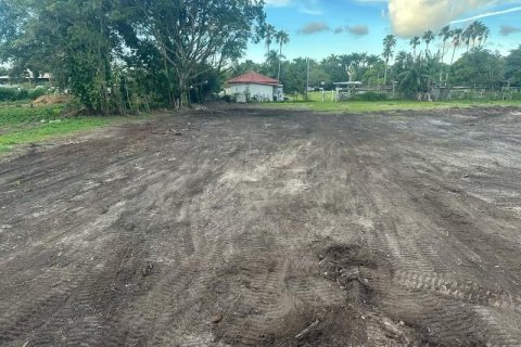 Land in Southwest Ranches, Florida № 1027129 - photo 1