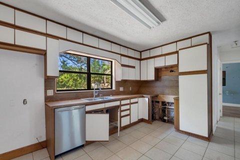 House in St. Lucie, Florida 4 bedrooms, 213.4 sq.m. № 2243207 - photo 10