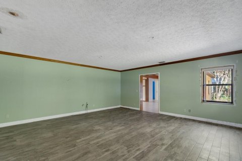 House in St. Lucie, Florida 4 bedrooms, 213.4 sq.m. № 2243207 - photo 4