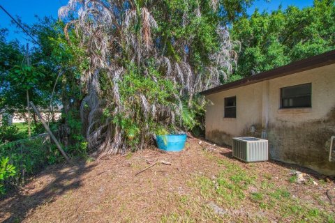 House in St. Lucie, Florida 4 bedrooms, 213.4 sq.m. № 2243207 - photo 28