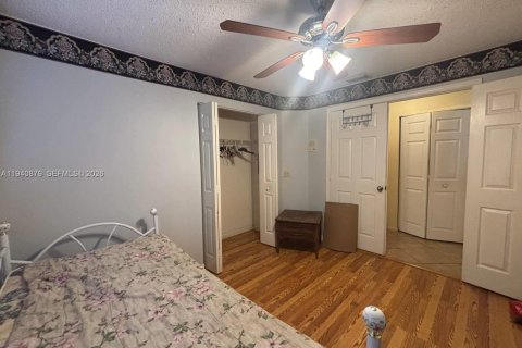 Casa en venta en Margate, Florida, 3 dormitorios, 129.6 m2 № 1999880 - foto 17