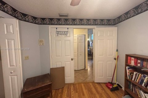 Casa en venta en Margate, Florida, 3 dormitorios, 129.6 m2 № 1999880 - foto 11