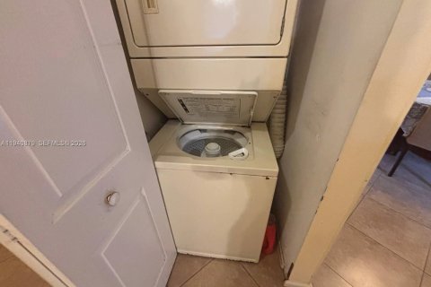 Casa en venta en Margate, Florida, 3 dormitorios, 129.6 m2 № 1999880 - foto 7