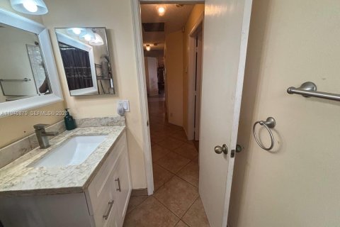 Casa en venta en Margate, Florida, 3 dormitorios, 129.6 m2 № 1999880 - foto 30