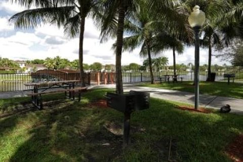 Copropriété à louer à Miramar, Floride: 2 chambres, 99.59 m2 № 2169436 - photo 10