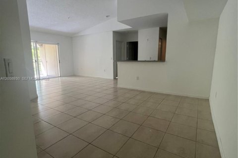 Copropriété à louer à Miramar, Floride: 2 chambres, 99.59 m2 № 2169436 - photo 5